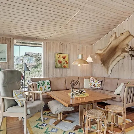 Awesome In With House A Panoramic View Løkken